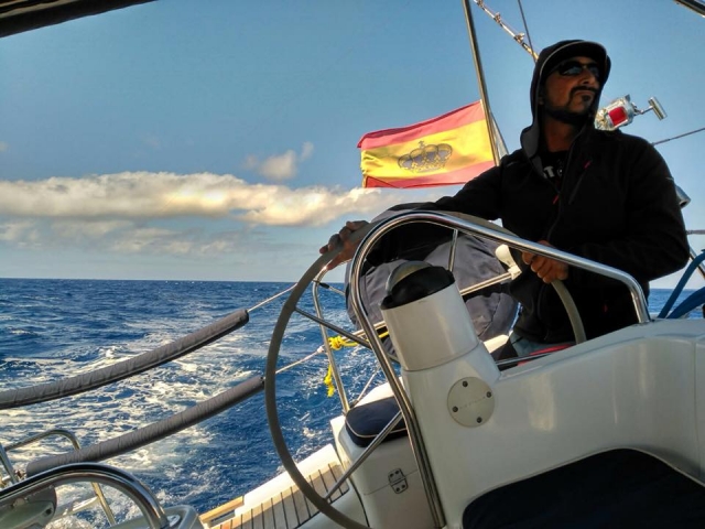 Dirigendosi alla scogliera di Los Gigantes in barca a vela