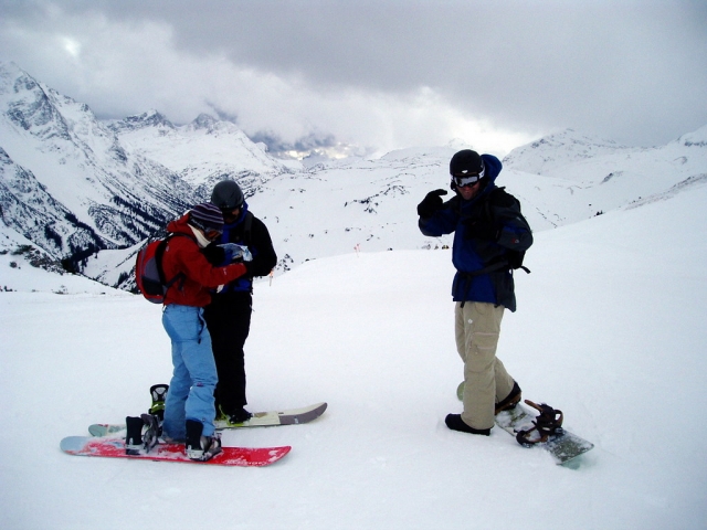  Aula para três amigos de snowboard