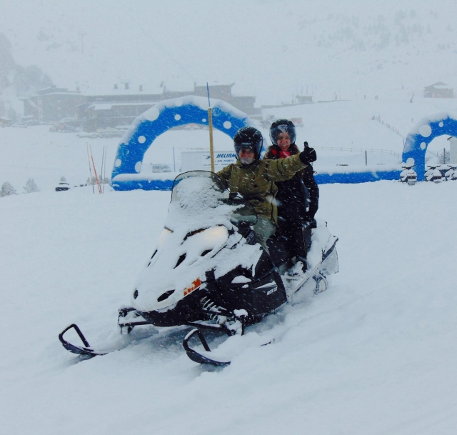 穿越 Grandvalira 的两座雪地摩托路线 