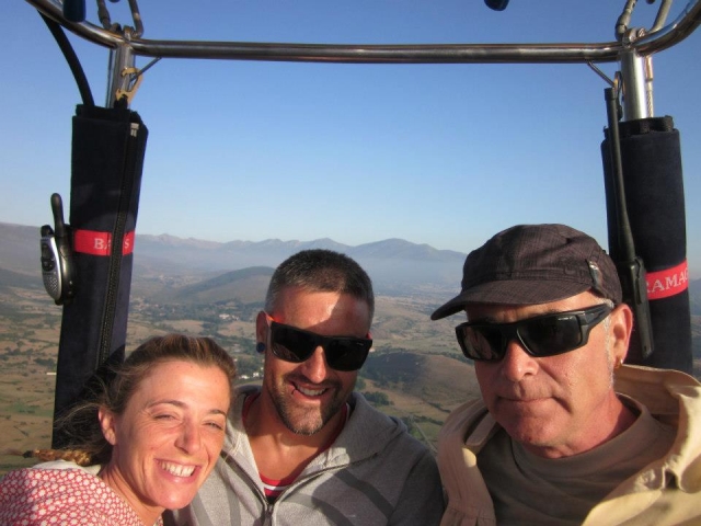  Enjoying the balloon flight