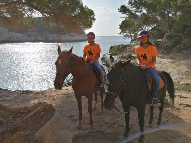  Tour di Cala Mitjana a cavallo 