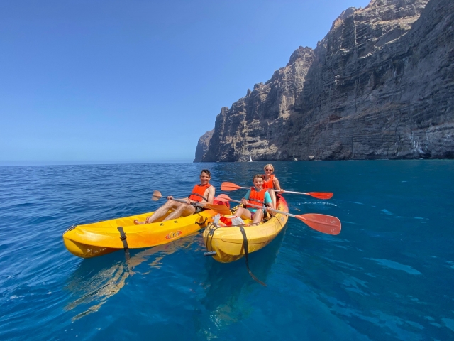  Family kayaking 