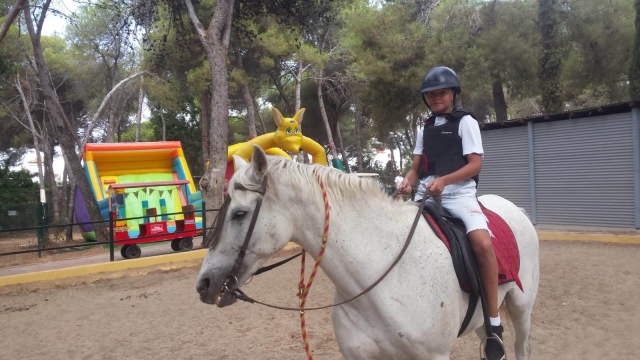 Clase de equitación en Nagüeles 