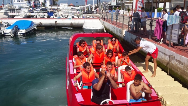  Traversée de la marina de Marbella en jet boat 