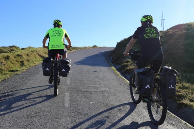 Ascendiendo por carretera Sierra de los Vientos