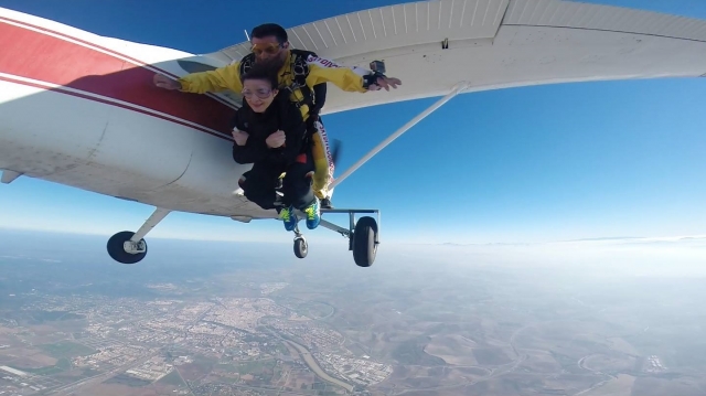  Parachute jumping experience 