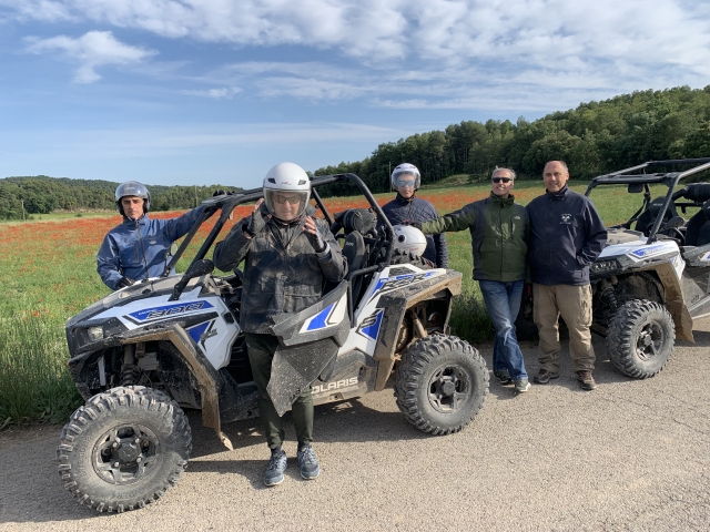  Passeio de buggy em percurso offroad 