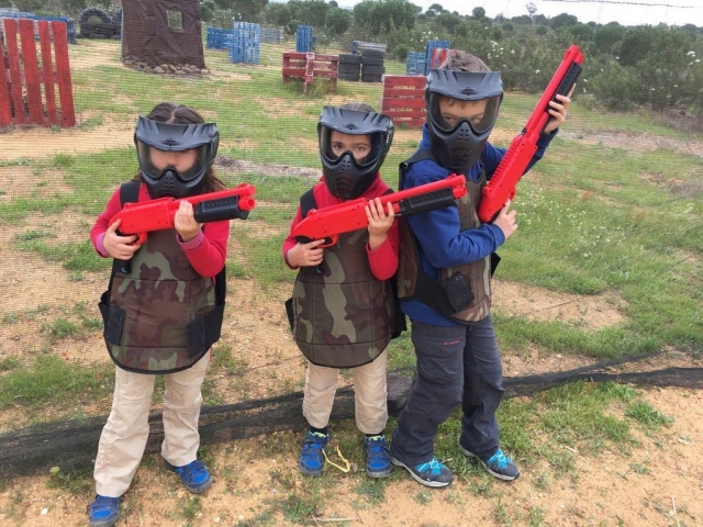 Kids paintball game in El Ronquillo 