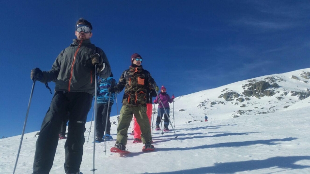Tour y construcción de iglú en Navacerrada