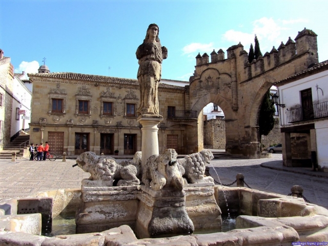  Plaza del Pópulo und Löwenbrunnen von Baeza 