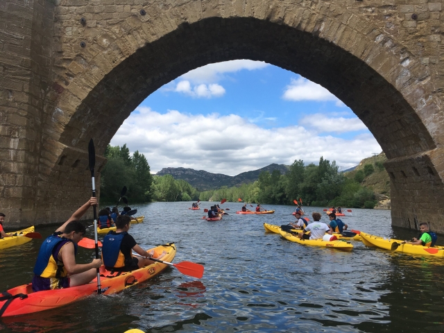 Remando por las aguas del Ebro