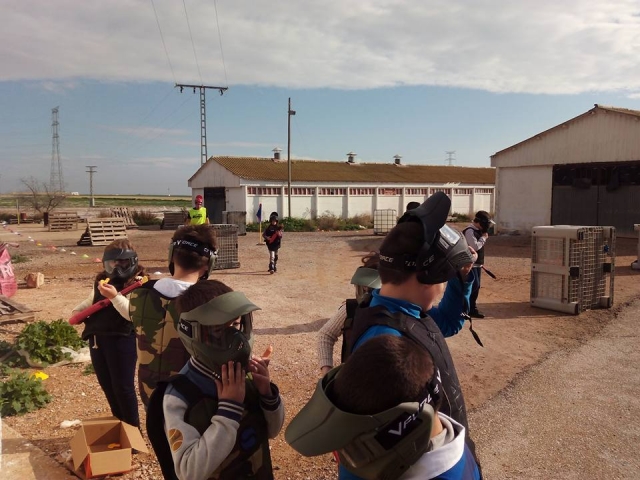 Partida infantil de paintball en Bullas