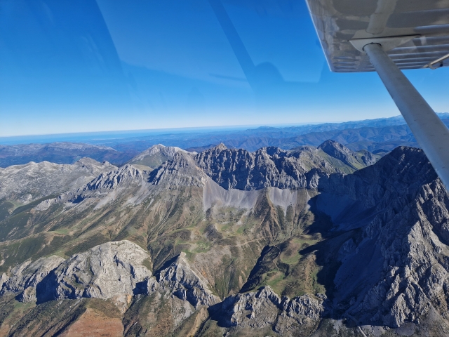  Survolar Asturias in plane 