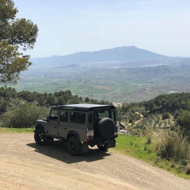 Sendero de montaña en 4x4