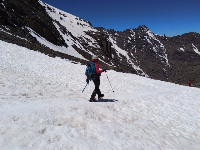  Descent of Veleta with crampons 