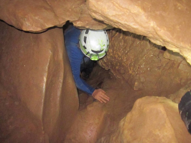  Passage étroit entre les roches de gypse 