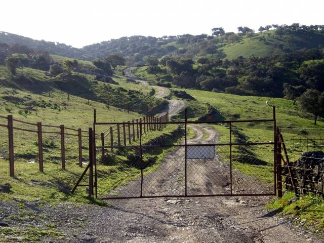 Path through the Vía Verde 