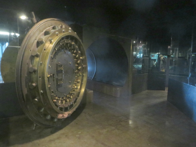  Ouvrez la porte de sécurité de la banque