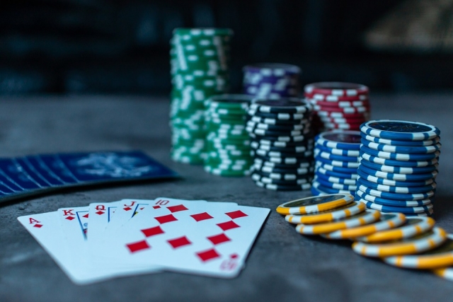  The illegal poker games that are organized at Hauser's house 
