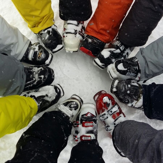  Bottes de différents modèles et tailles pour le snowboard 