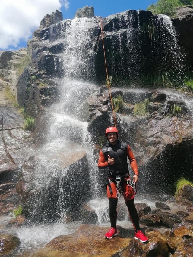 Descenso de iniciación Barranco de Los Hoyos 3h