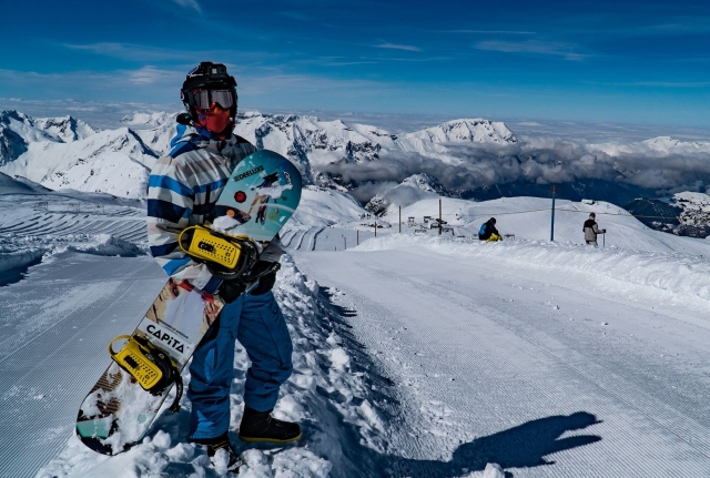 Clase de snowboard en snowpark