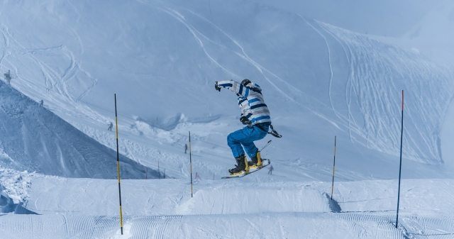 Aprender a practicar snowboard en el snowpark Sulayr 