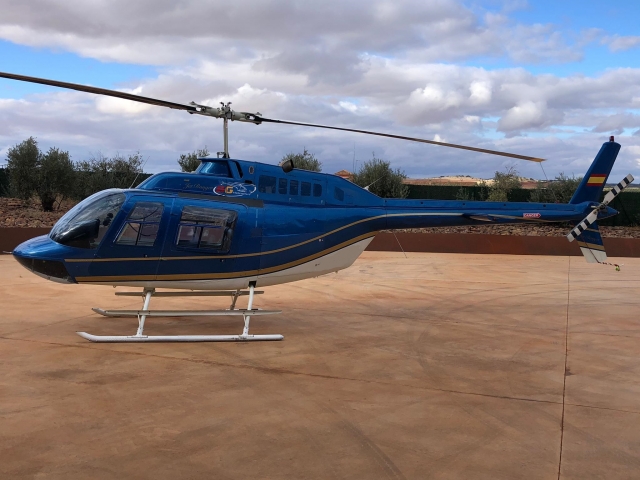 Vuela en helicóptero con 4 amigos