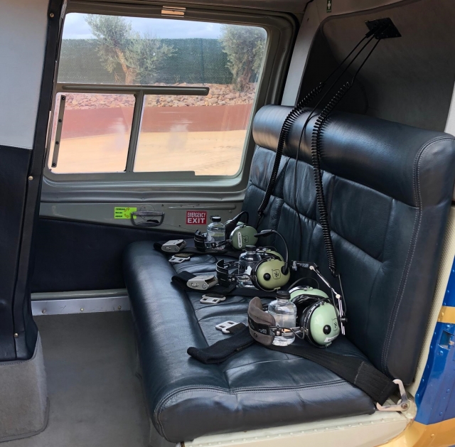 Interior del helicóptero Bell 206