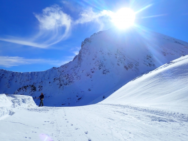 Senderismo en la nieve por el Valle de Incles