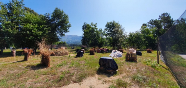 Elementos que conforman una granja para crear un escenario de paintball