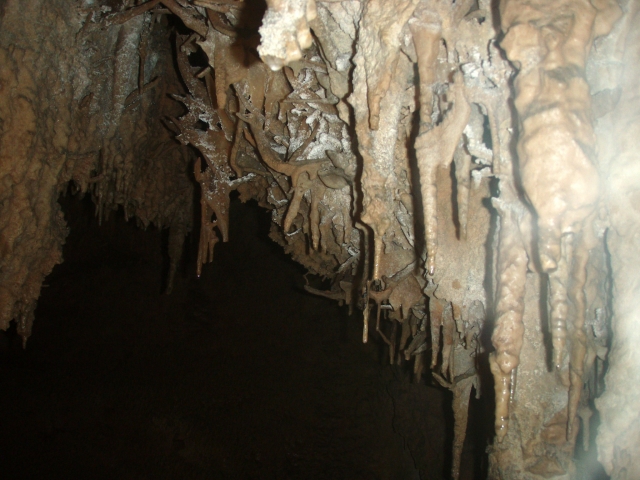  Escursione speleologica a Igualeja 