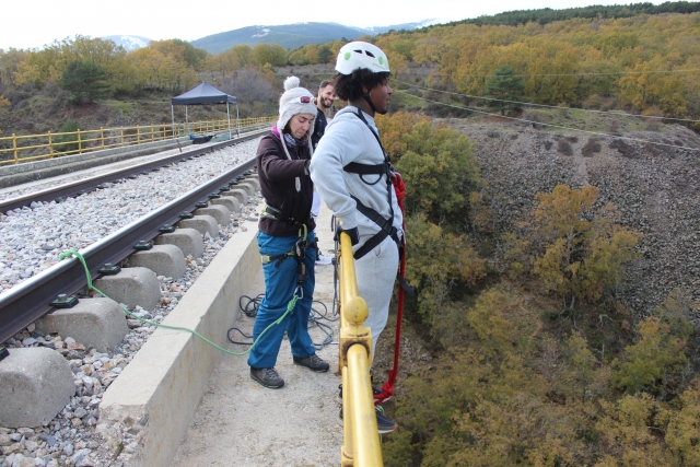 Saltar desde puente en Buitrago de Lozoya