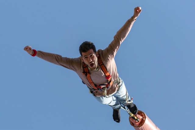 Salto per la prima volta con posizione incrociata 
