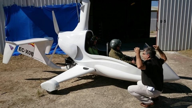  Flying in a gyrocopter Madrid 