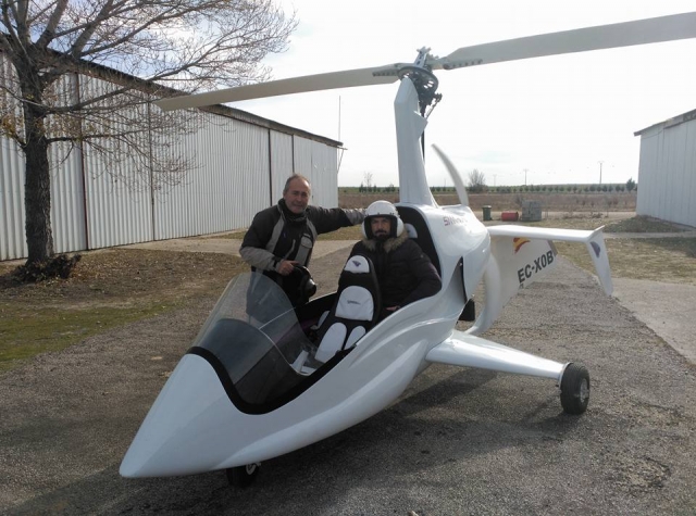  Aerial ride in a gyrocopter 