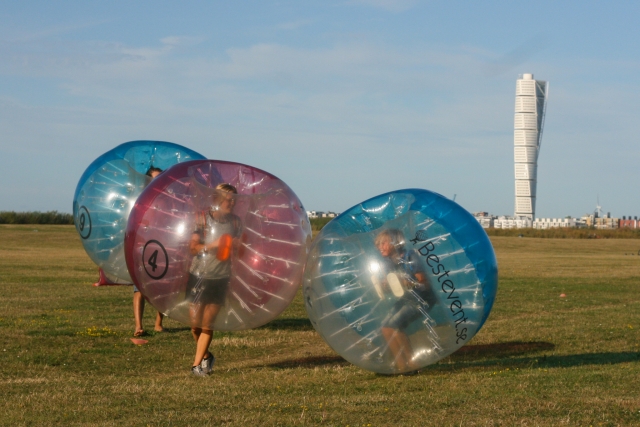  Bubble soccer game 
