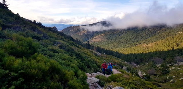  在马德里北部山区徒步 