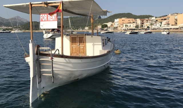  Go sailing on a llaüt in Mallorca 