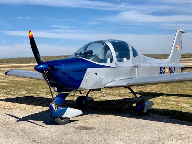 Avioneta en el aeródromo