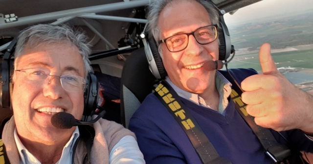 Controlla l'aereo attraverso la Fattoria San Ildefonso 