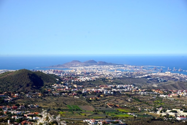  Hiking through Las Palmas 