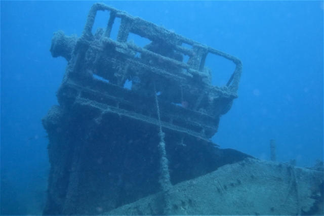  Diving in a sunken ship Mogan 