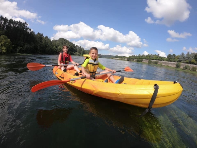 Doppelte Kanu-Abfahrt auf dem Fluss Sil 