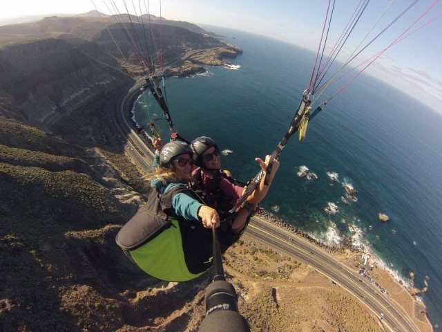 Practica el parapente en Canarias