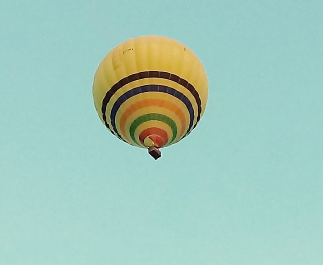  Mongolfiera vista da terra