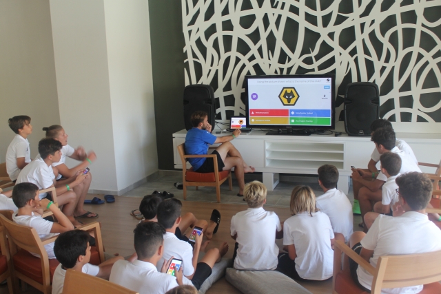  Lezione teorica di calcio a Maiorca