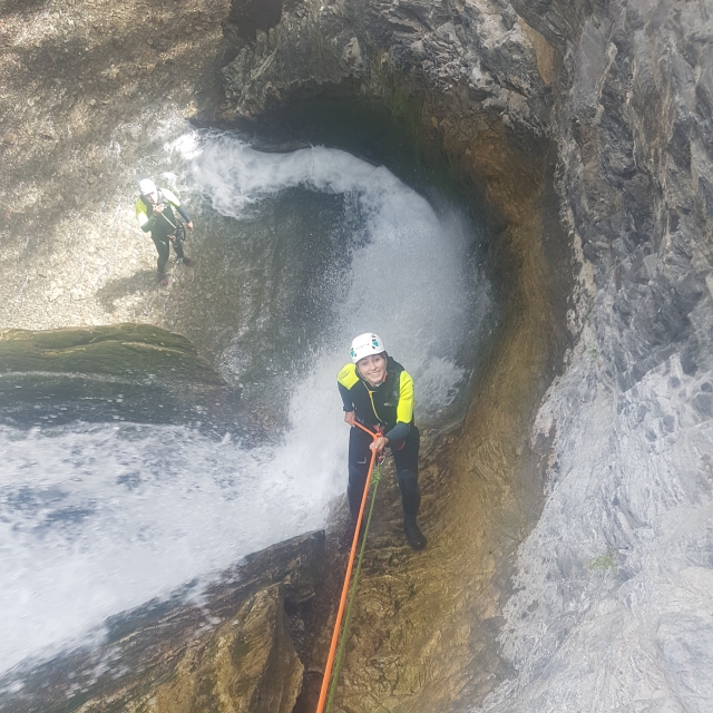 Abseilen im Wasserfall Sima del Diablo 