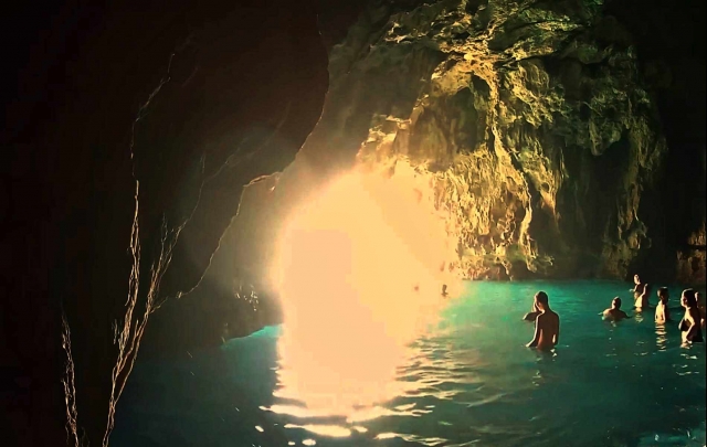  La beauté du kayak jusqu'à la crique LlopMarí en kayak