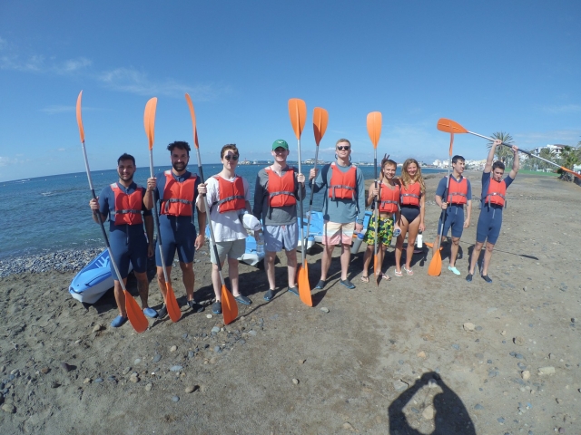  Expérience en kayak avec un groupe d'amis 